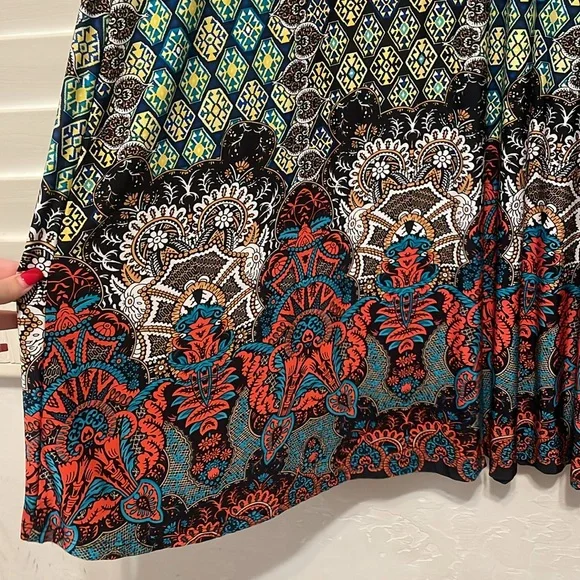 Patterned Tua Maxi Dress - Picture 2 of 8